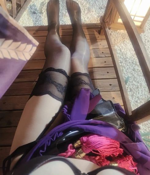 美女脱的光溜溜让男人看_超清在线手机播放